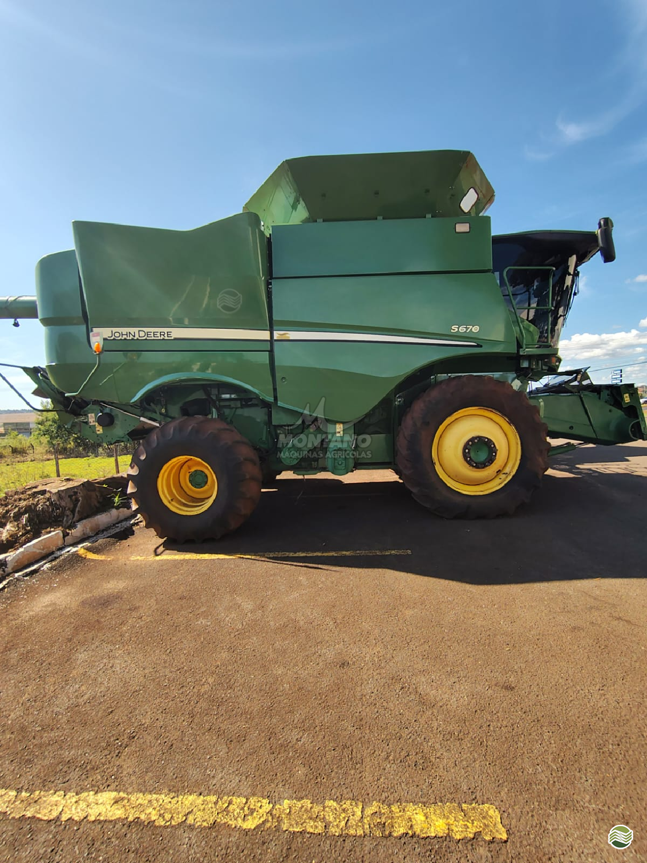 COLHEITADEIRA JOHN DEERE JOHN DEERE S670 Montano Máquinas Agrícolas LAGOA VERMELHA RIO GRANDE DO SUL RS